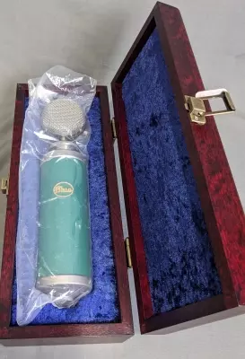 Store Special Product - Blue Microphones - KIWI