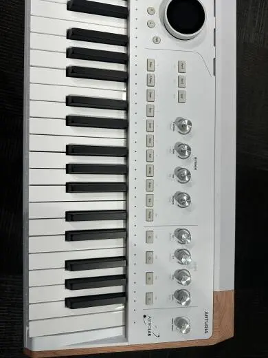 Store Special Product - Arturia - ASTROLAB61 WH