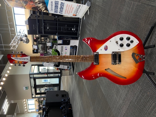 Store Special Product - Rickenbacker - 330 FG