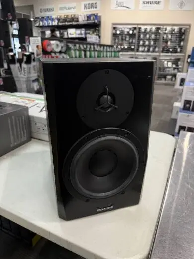 Store Special Product - Dynaudio - LYD-8B