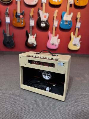 Store Special Product - Blackstar Amplification - DEBUT-50R
