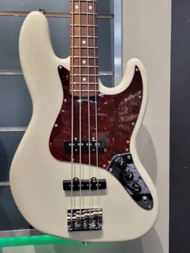 Store Special Product - FENDER AM PRO II J BASS RW OWT W/C