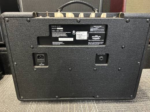 Store Special Product - Vox - AC10C1
