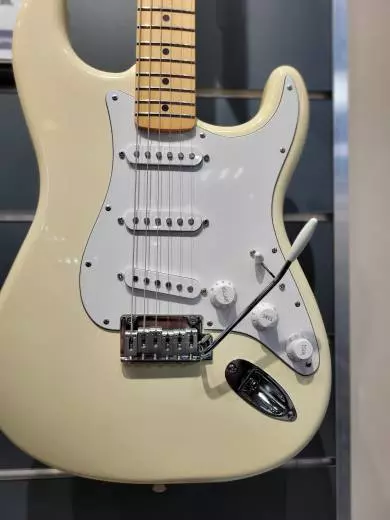 Store Special Product - FENDER STANDARD STRAT MPL W/PG OWT