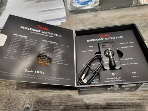 Store Special Product - FENDER MUSTANG MICRO PLUS