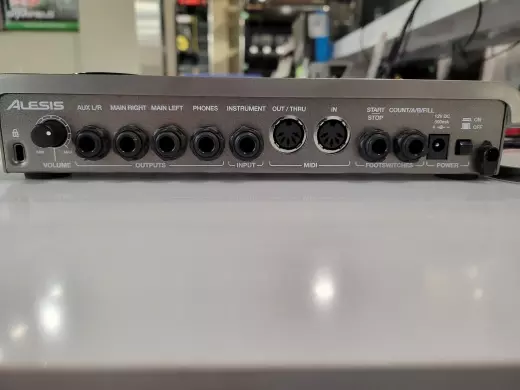 Store Special Product - ALESIS 24 BIT STEREO DRUM MACHINE - SR-18