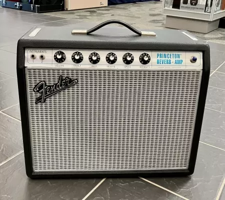Store Special Product - Fender \