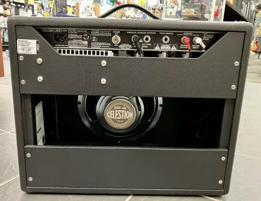 Store Special Product - Fender \