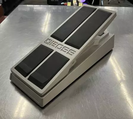 Store Special Product - BOSS FV-500L stereo low impedance volume pedal