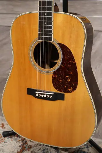 Store Special Product - Martin Guitars - D-35 V18
