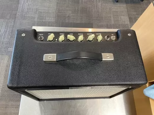 Store Special Product - Fender - 223-1500-000