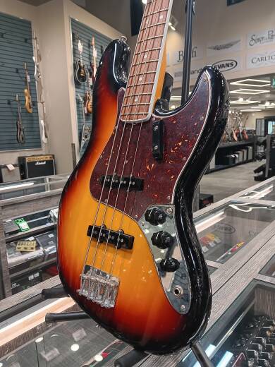 Store Special Product - Fender - American Vintage II 1966 Jazz Bass, Rosewood Fingerboard - 3-Colour Sunburst