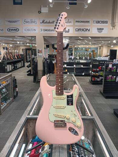 Store Special Product - Fender - Limited Edition American Professional II Stratocaster, Rosewood Fingerboard - Shell Pink