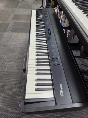 Store Special Product - Roland - FP-90X-BK