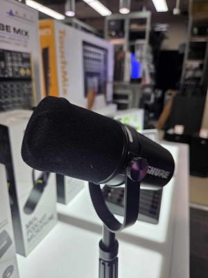 Store Special Product - Shure - MV7+-K-BNDL