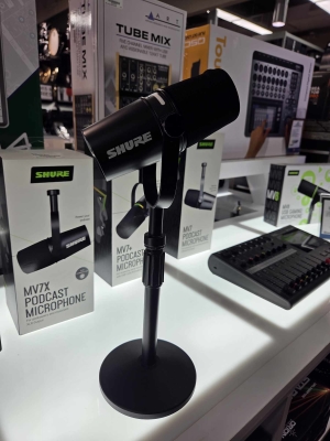 Store Special Product - Shure - MV7+-K-BNDL