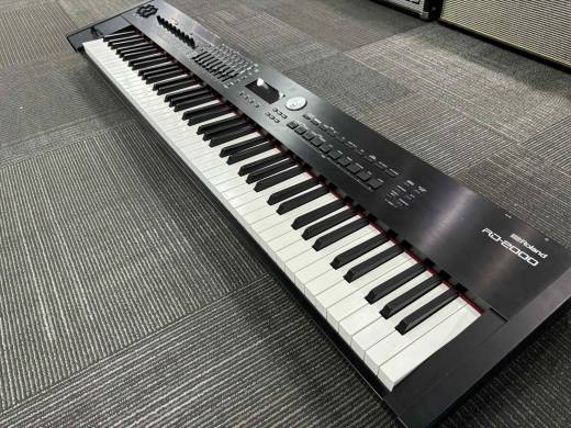 Store Special Product - Roland - RD-2000
