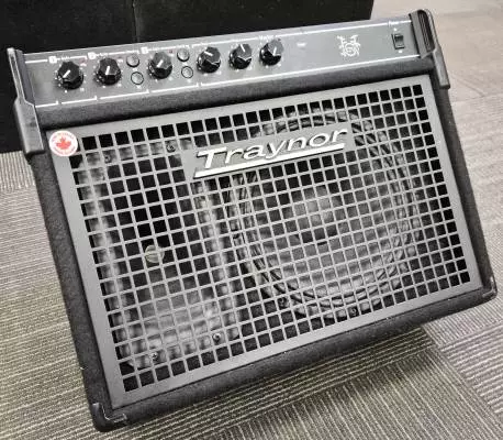 Store Special Product - Traynor 10\"/200 Watt Combo Drum Amp