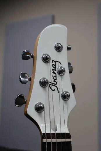 Store Special Product - Ibanez - ICHIKA VINTAGE WHITE