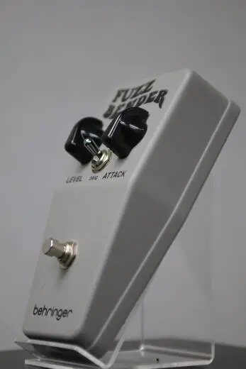 Store Special Product - Behringer - FUZZ BENDER