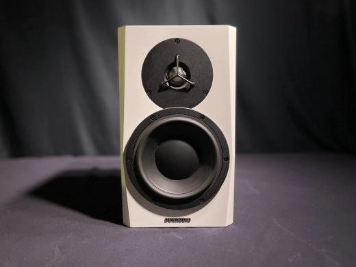 Store Special Product - Dynaudio - LYD-7