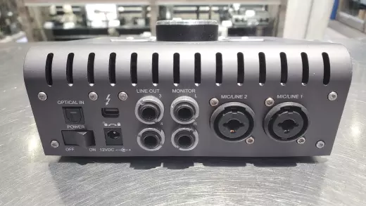 Store Special Product - UA Apollo Twin mk2 (TB2 cable included)