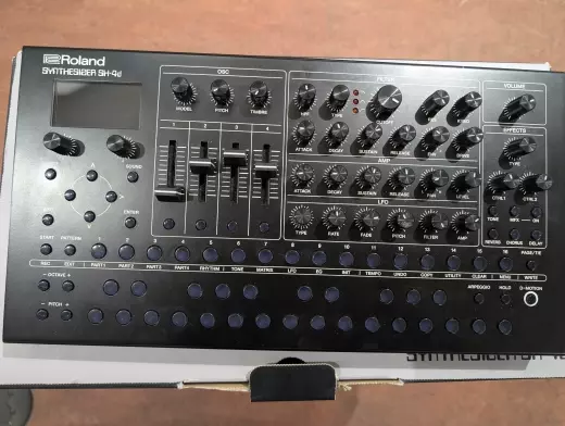 Store Special Product - Roland - SH-4D