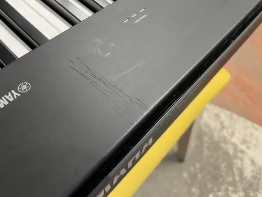 Store Special Product - Yamaha - P225 B