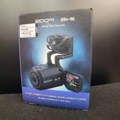 Store Special Product - Zoom - Q8N-4K Video Recorder
