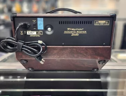 Store Special Product - Traynor - 2-Channel Compact Stereo Acoustic Guitar Amp - 65 Watts