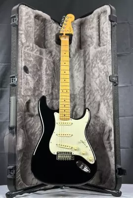 Store Special Product - Fender - American Professional II Stratocaster, Maple Fingerboard - Black