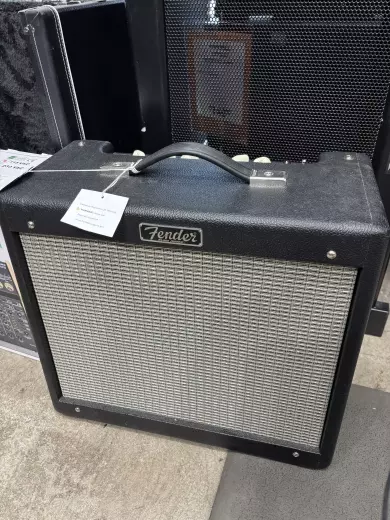 Store Special Product - Fender - 223-1500-000