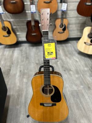 Store Special Product - Martin Guitars - HD-28 V18