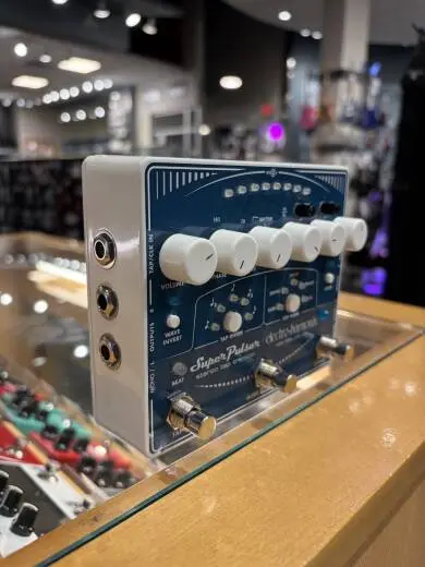 Store Special Product - Electro-Harmonix - SUPER PULSAR