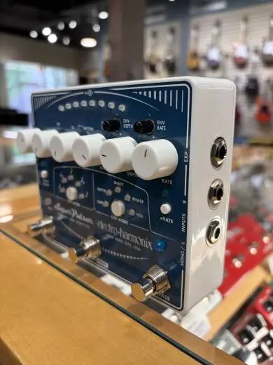 Store Special Product - Electro-Harmonix - SUPER PULSAR