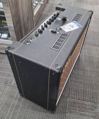 Store Special Product - Vox - AC15C1