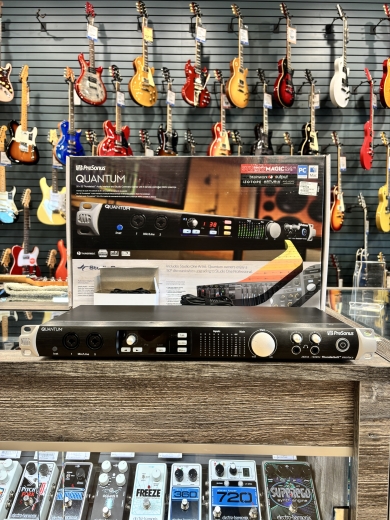 Store Special Product - PreSonus - Quantum 26-In/32-Out Thunderbolt 2 Low-latency Audio Interface
