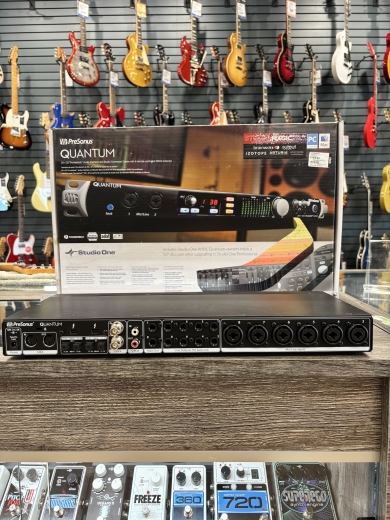 Store Special Product - PreSonus - Quantum 26-In/32-Out Thunderbolt 2 Low-latency Audio Interface