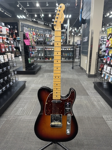 Store Special Product - Fender - American Professional II Telecaster, Maple Fingerboard - 3-Colour Sunburst