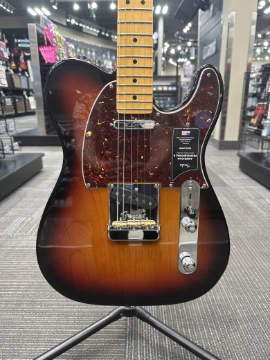 Store Special Product - Fender - American Professional II Telecaster, Maple Fingerboard - 3-Colour Sunburst
