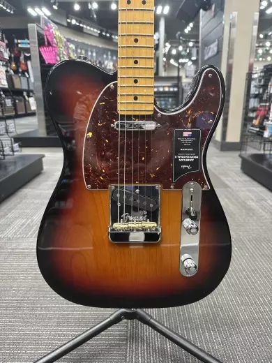Store Special Product - Fender - American Professional II Telecaster, Maple Fingerboard - 3-Colour Sunburst