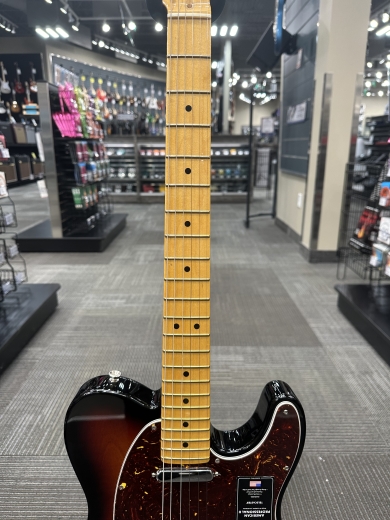 Store Special Product - Fender - American Professional II Telecaster, Maple Fingerboard - 3-Colour Sunburst