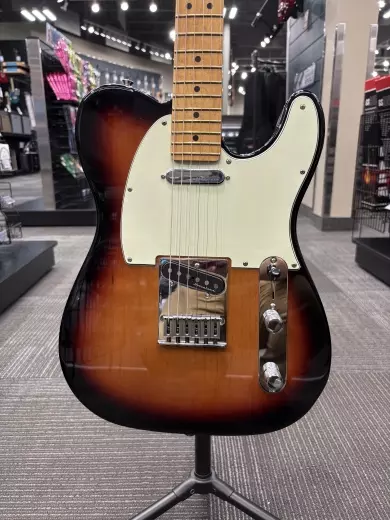 Store Special Product - Fender - Player Plus Telecaster, Maple Fingerboard - 3-Colour Sunburst