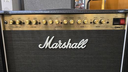 Store Special Product - Marshall - DSL40 Combo