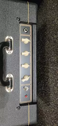 Store Special Product - Vox - AC4C1-12