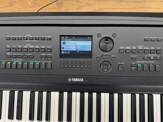 Store Special Product - Yamaha - DGX670 B