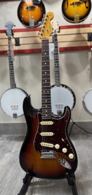 Store Special Product - FENDER AM PRO II STRAT RW 3TSB