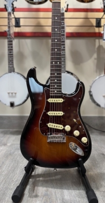 Store Special Product - FENDER AM PRO II STRAT RW 3TSB