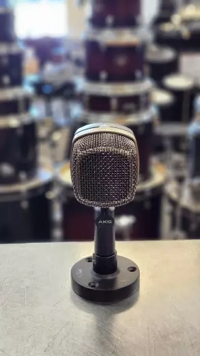 Store Special Product - AKG - D12 VR