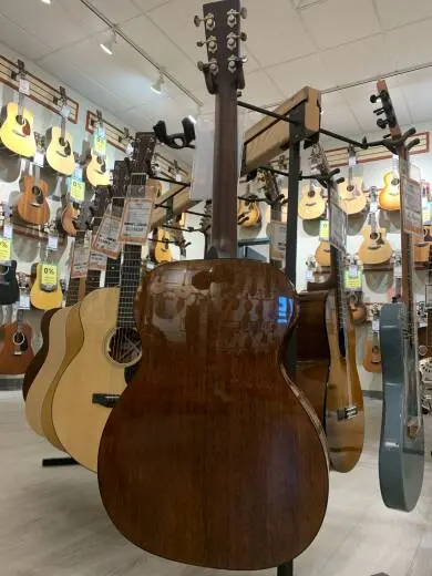 Store Special Product - Martin Guitars - 000-18 2014